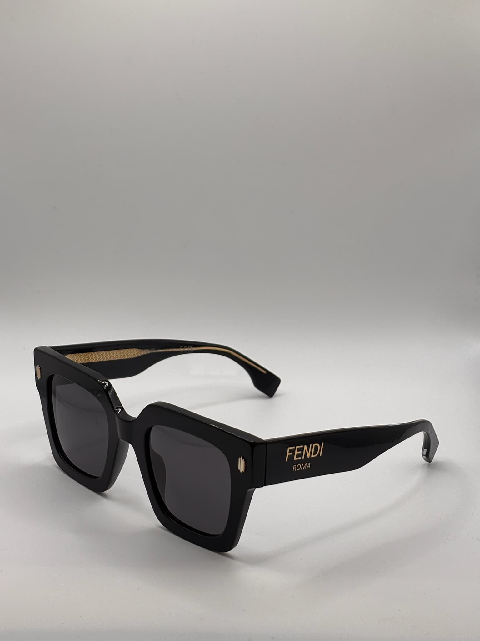 Fendi FE40101I - image 2