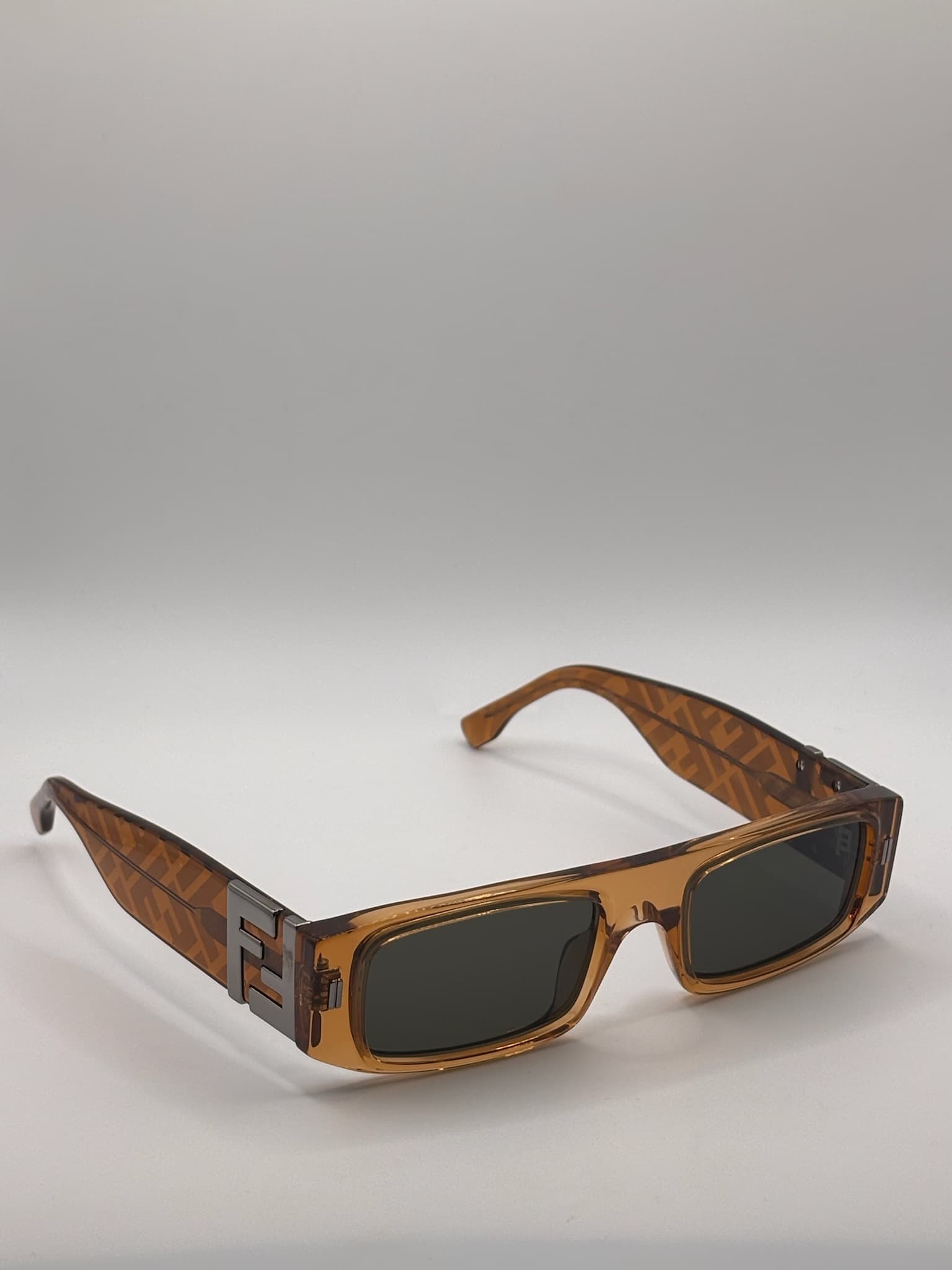 Fendi FE401811 44N - image 1